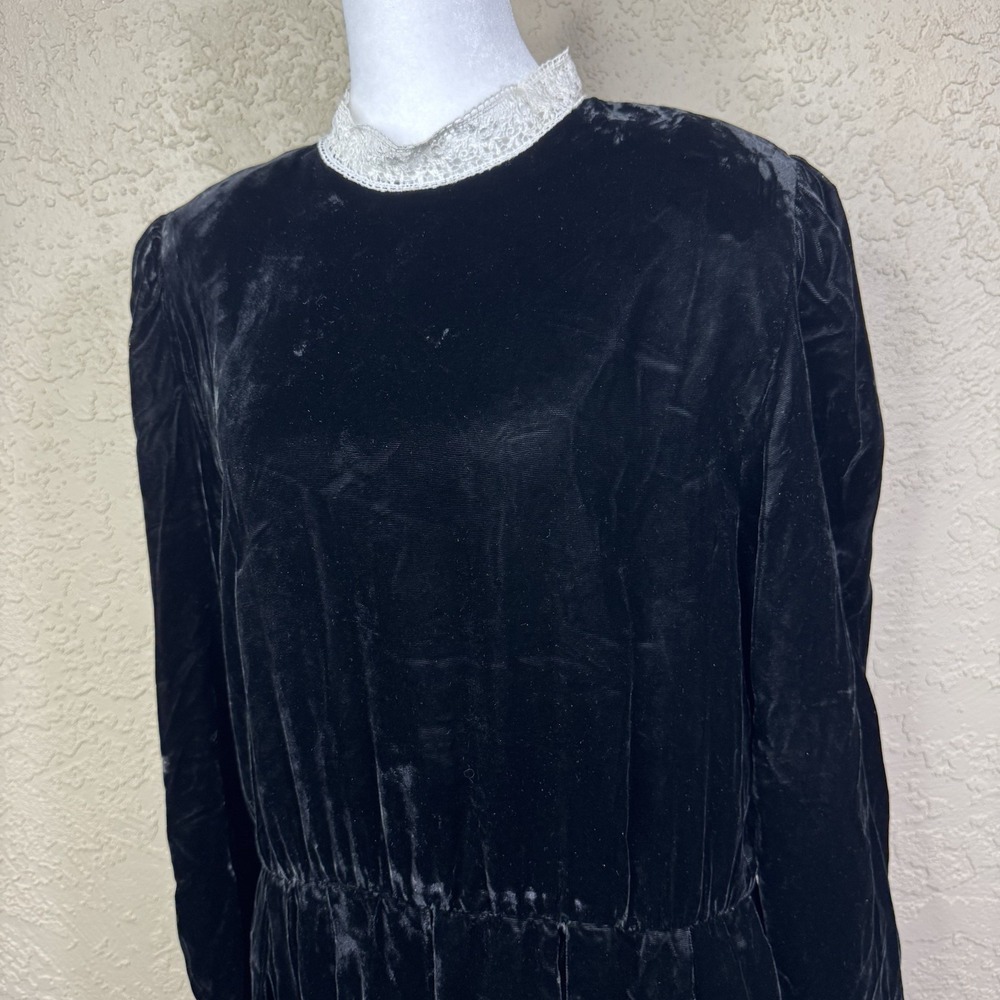 VTG 80s Black Velvet Maxi Dress Lace Collar Size M Witchy Goth Formal Funeral